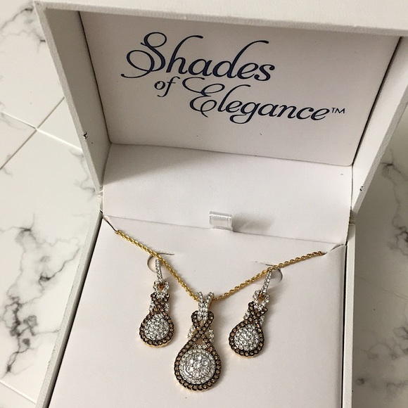 Shades of Elegance ™️ Jewelry New 8k Gold Plated Over Bronze Twist